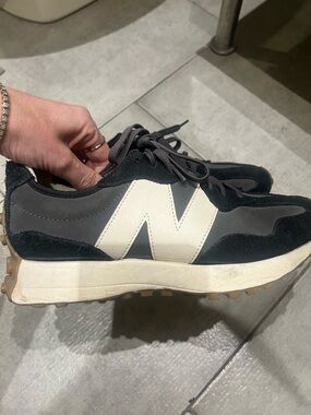 New Balance navy and white sneaker with burgundy tongue detail